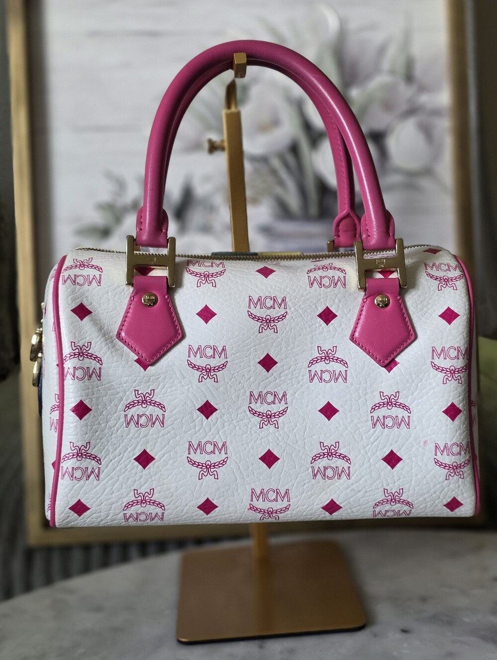 MCM Princess Lion White Satchel with Pink Handles & Trim W/ Gold Hardware - Picture 4 of 17
